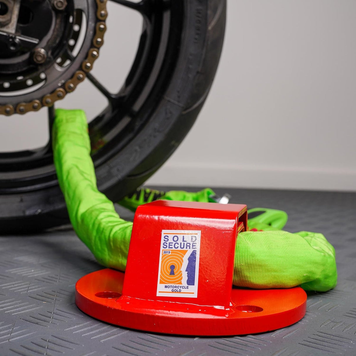 Mammoth 1.8 Meter Chain and Ground Anchor Security Bundle