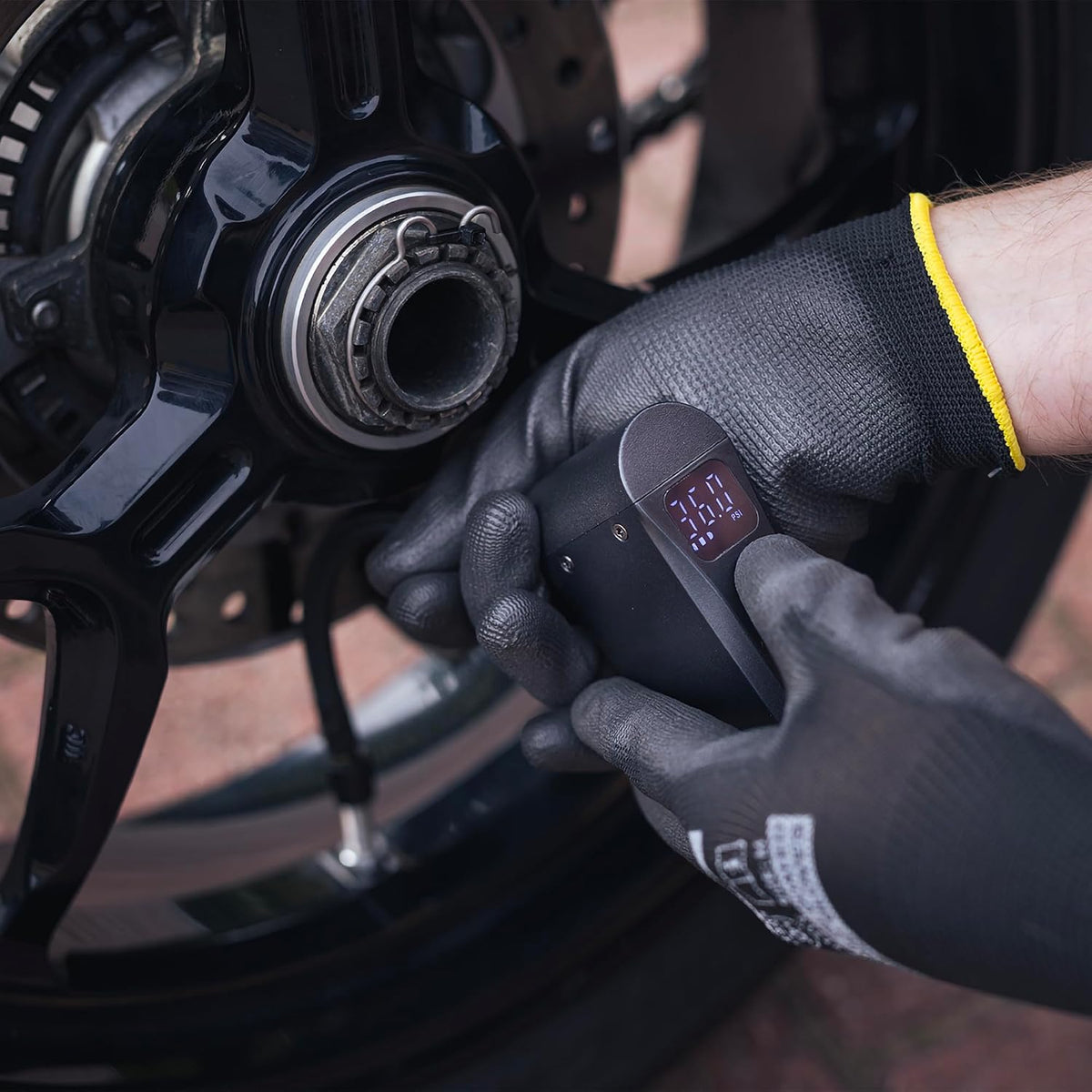 Oxford NanoJet Ultra Compact Cordless Tyre Inflator
