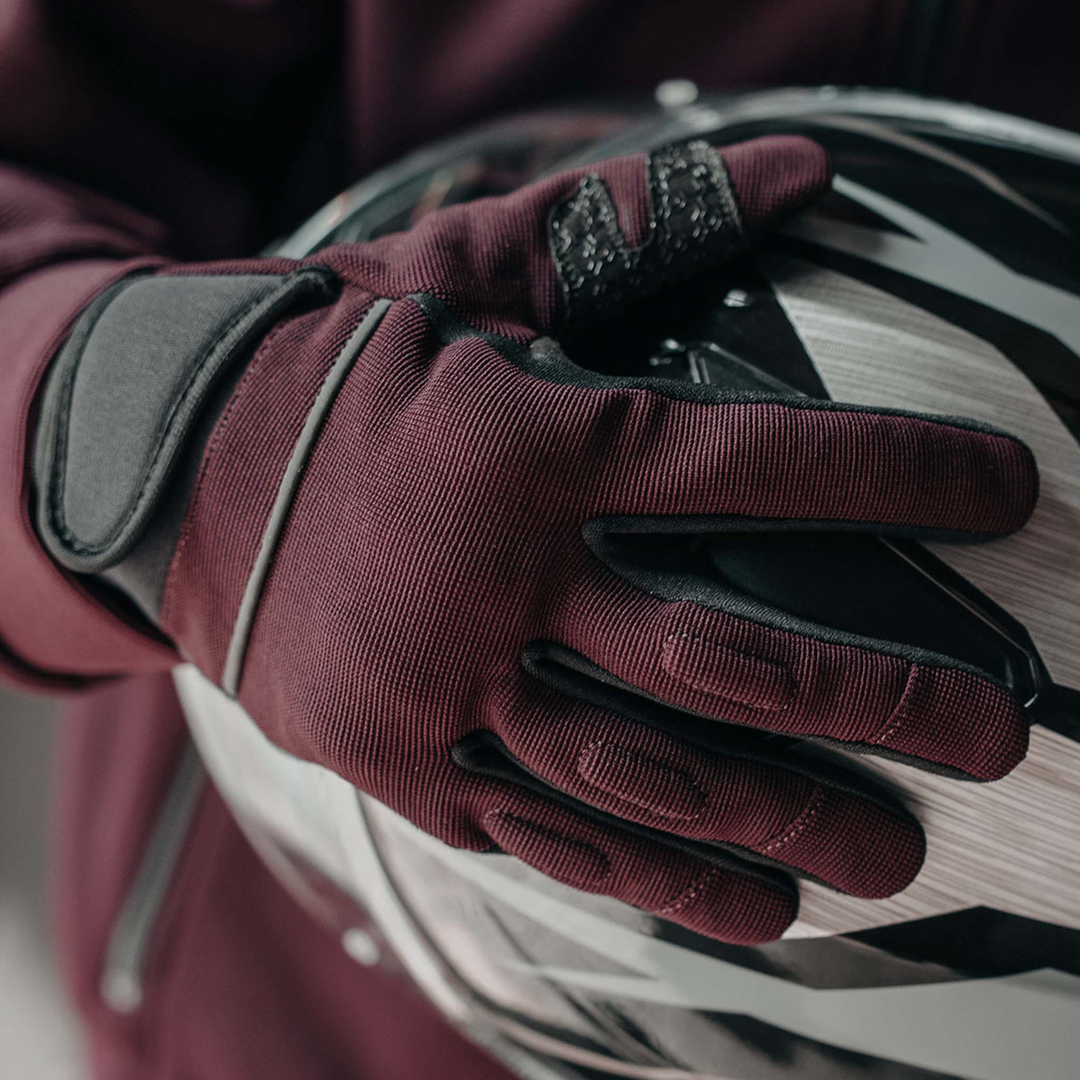 Spade Blade Lightweight Gloves