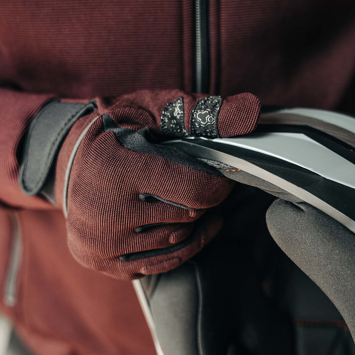 Spade Blade Lightweight Gloves