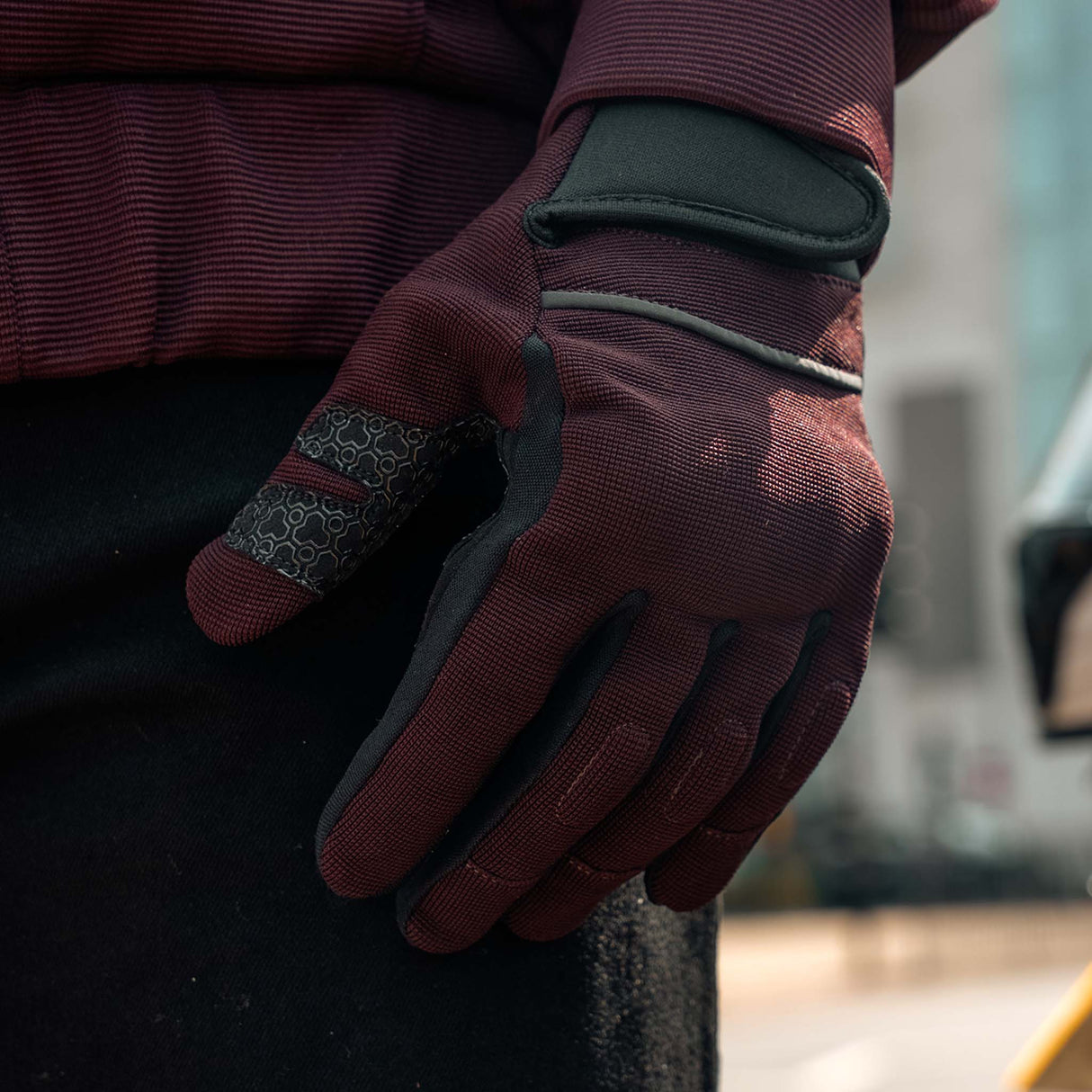 Spade Blade Lightweight Gloves