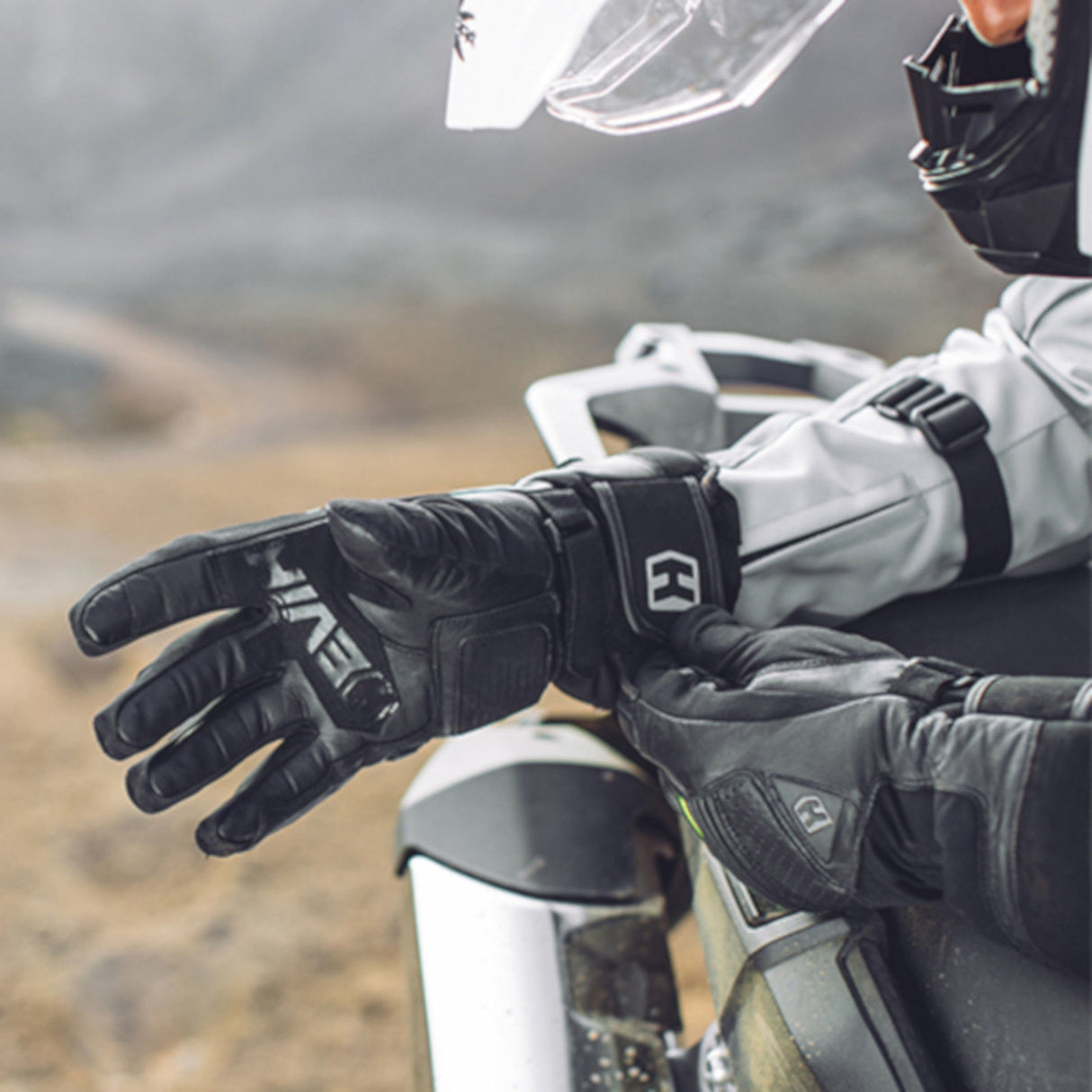 Hevik HGW206 Leather WP Gloves Black